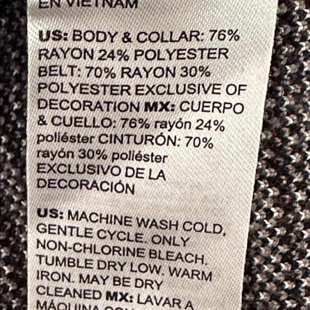 Women Chico’s Medallion Print Black & White Fringe Shawl Cardigan - Picture 6 of 6